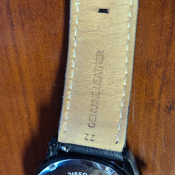 FOSSIL WATCH - Picture 4 of 8